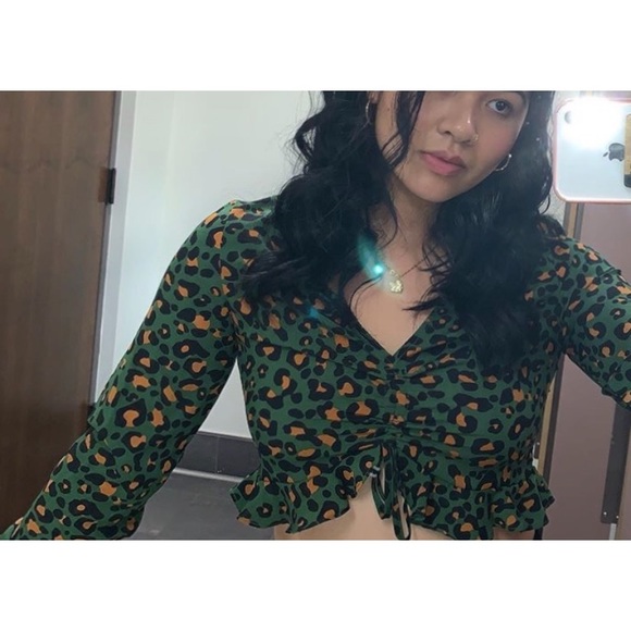 Nasty Gal Green Leopard Print crop top - Picture 2 of 4